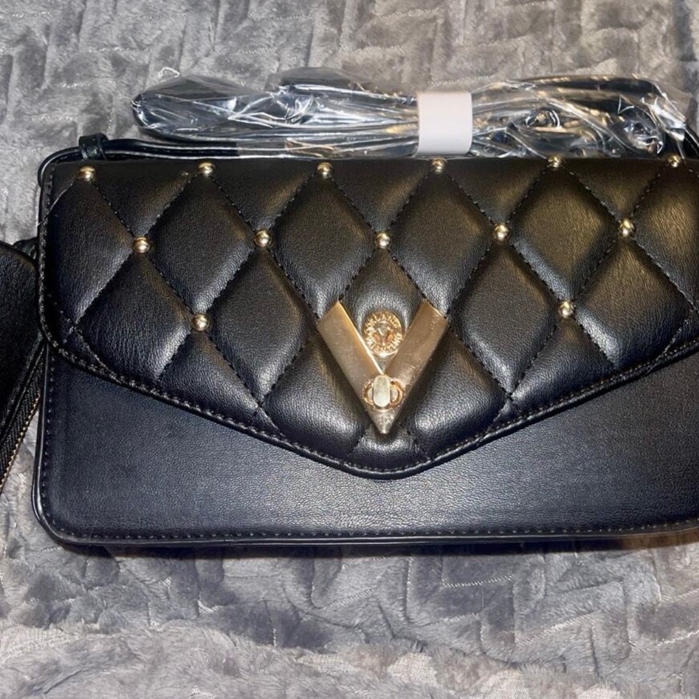 2pc Valentino Orlandi Crossbody
Diamond Quilt Bag NWT - Picture 10 of 16